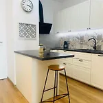 Apartment Male Garbary 8 *
